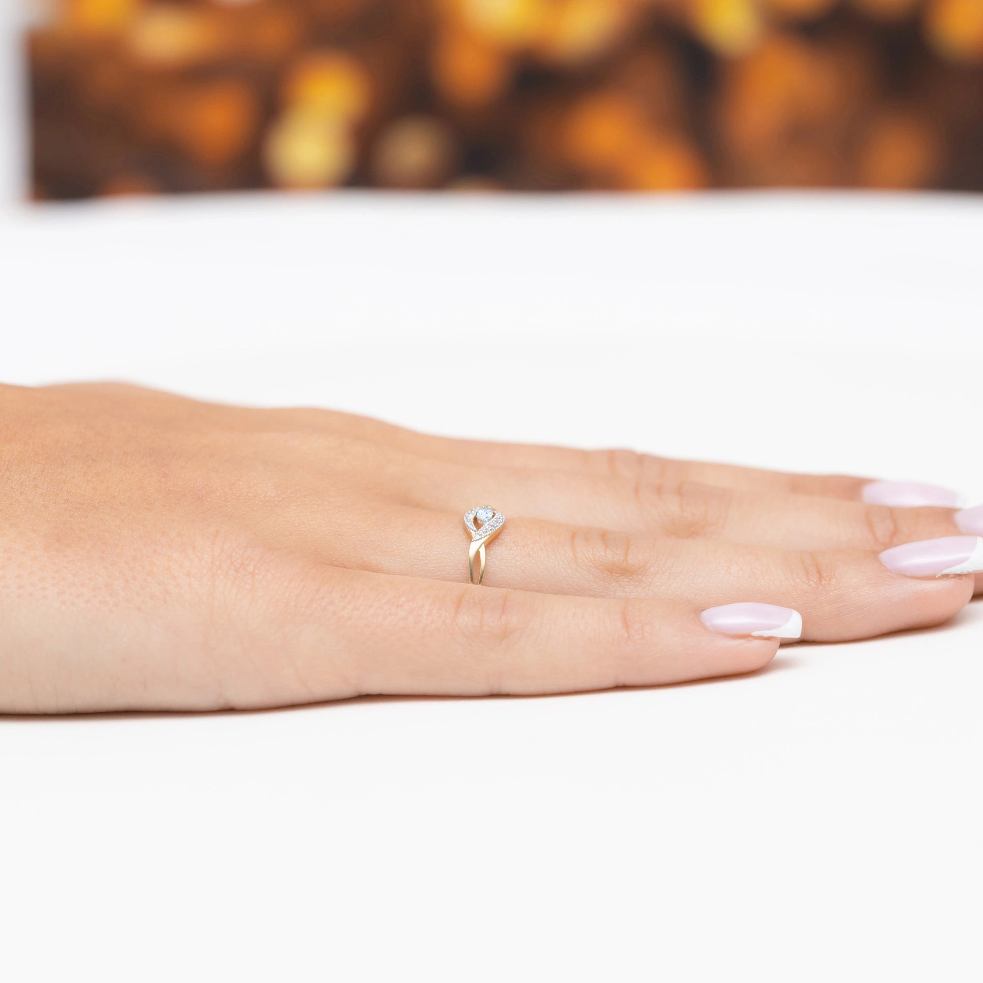 14k-gold-ring-with-white-and-blue-zirconia-p171-585-n