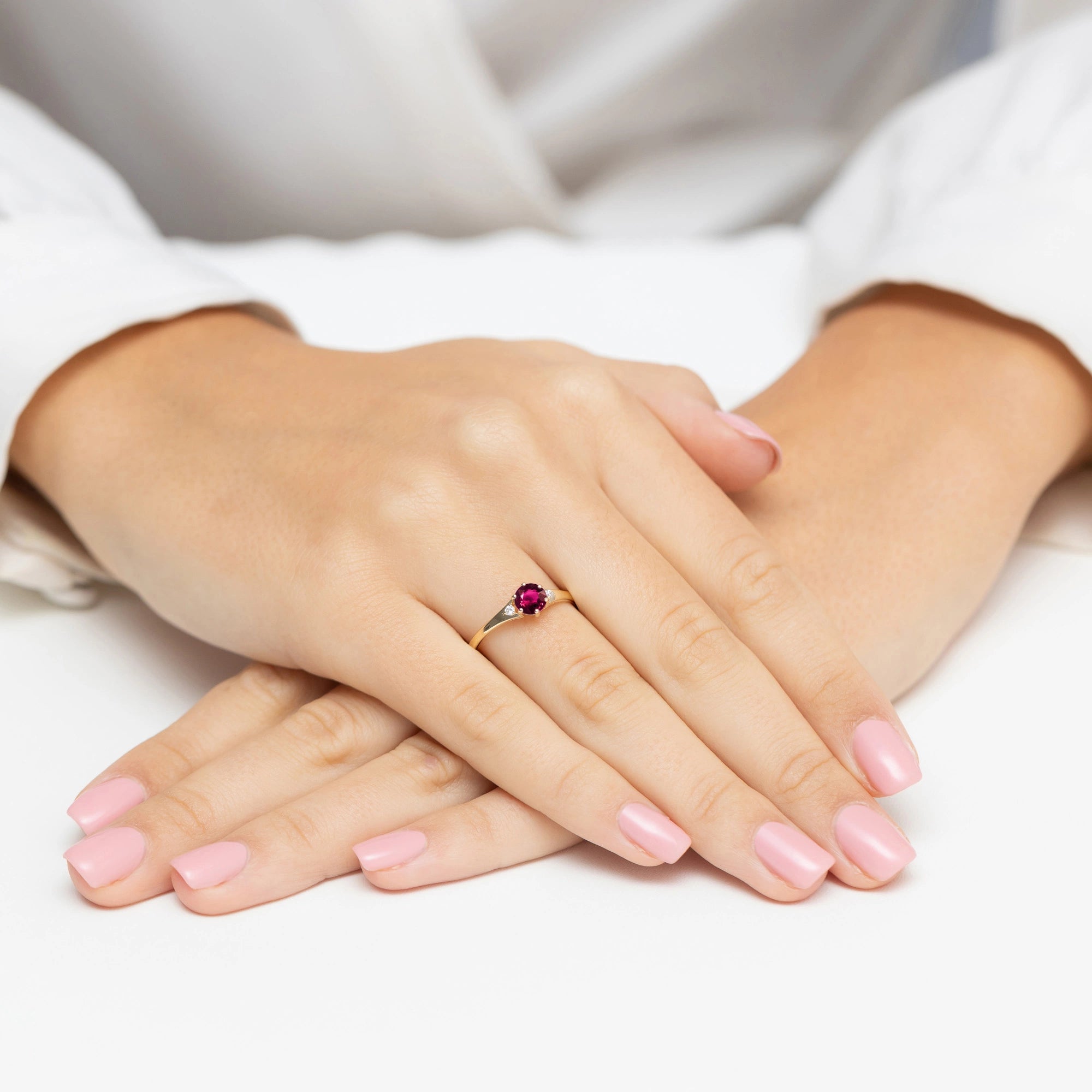 14k-gold-ring-with-red-zirconia-p177-585-c