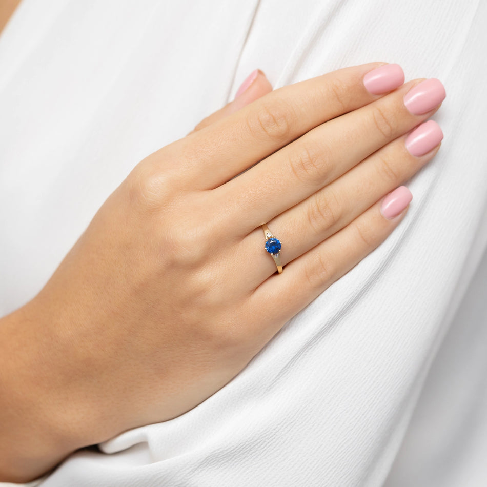 14k-gold-ring-with-dark-blue-zirconia-p177-585-g