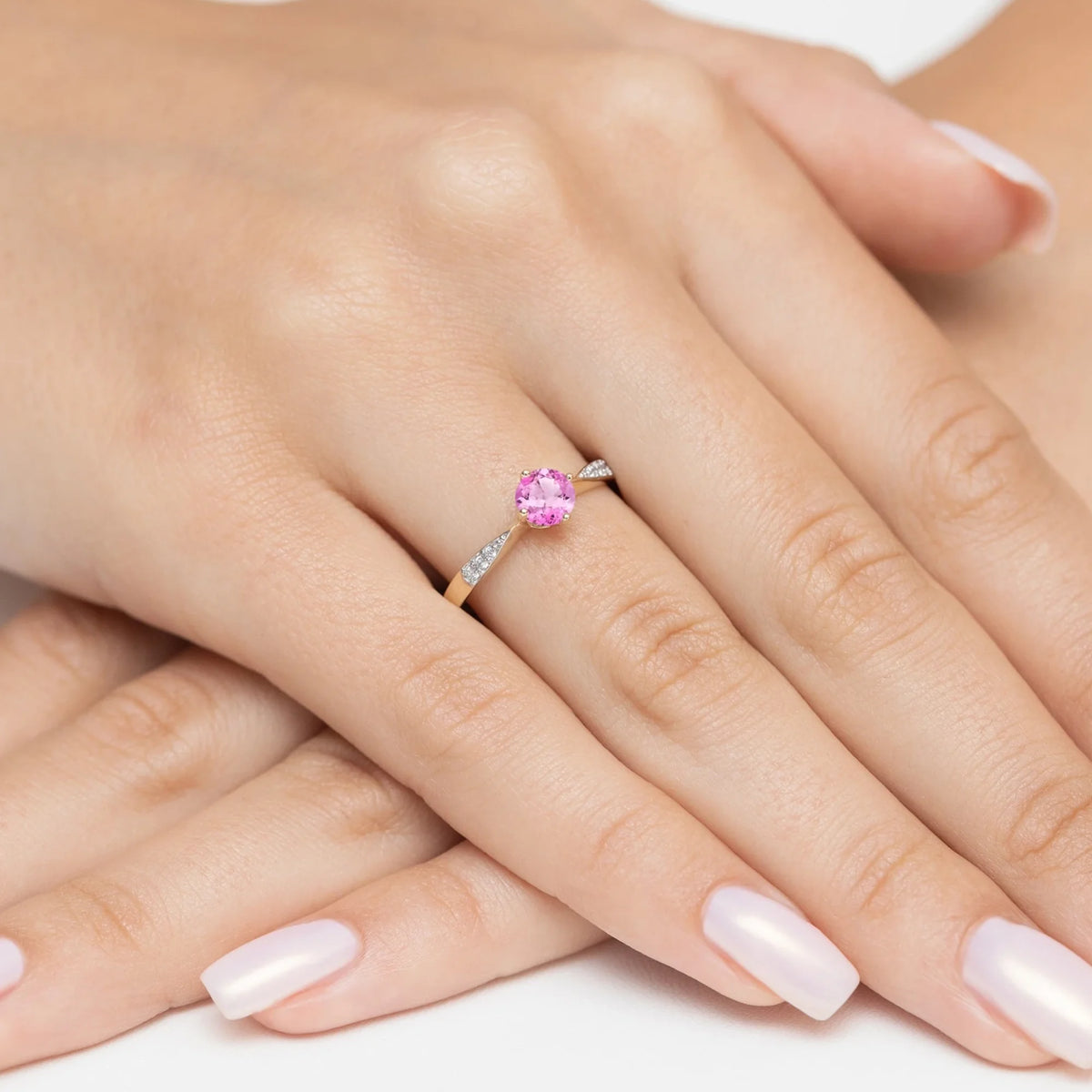 prsten-ze-zlata-s-růžovým-topazem-0-60ct-a-diamanty-0-068ct-p167-585-rt0-60
