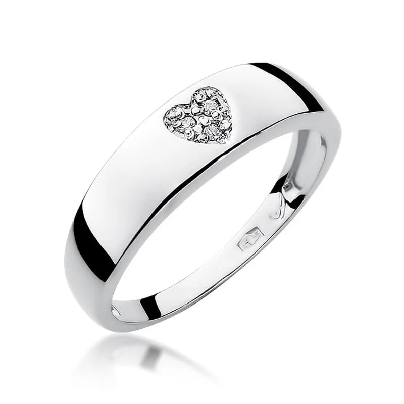 Prsten z bílého zlata se srdcovým motivem a diamanty 0,026 ct