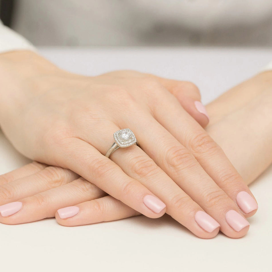 Prsten z bílého zlata s lab-grown diamantem 0,70 ct Round/Brilliant a 56 × 0,005 ct lab-grown diamanty