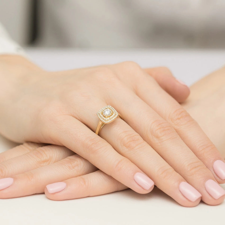 Prsten ze žlutého zlata s lab-grown diamantem 0,40 ct Round/Brilliant a 56 × 0,005 ct lab-grown diamanty