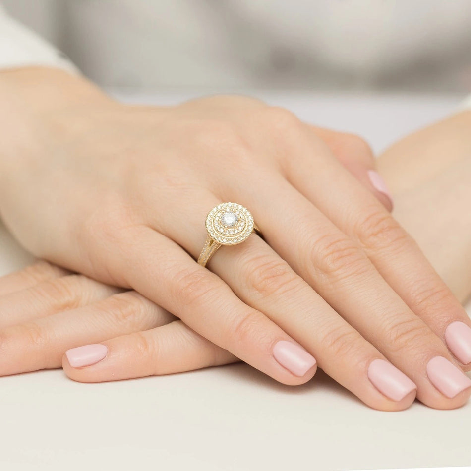 Prsten ze žlutého zlata s lab-grown diamantem Round/Brilliant o hmotnosti 0,40 ct a 48 × 0,0086 ct + 40 × 0,005 ct lab-grown diamanty