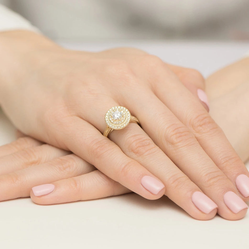 Prsten ze žlutého zlata s lab-grown diamantem Round/Brilliant o hmotnosti 0,50 ct a 48 × 0,0086 ct + 40 × 0,005 ct lab-grown diamanty