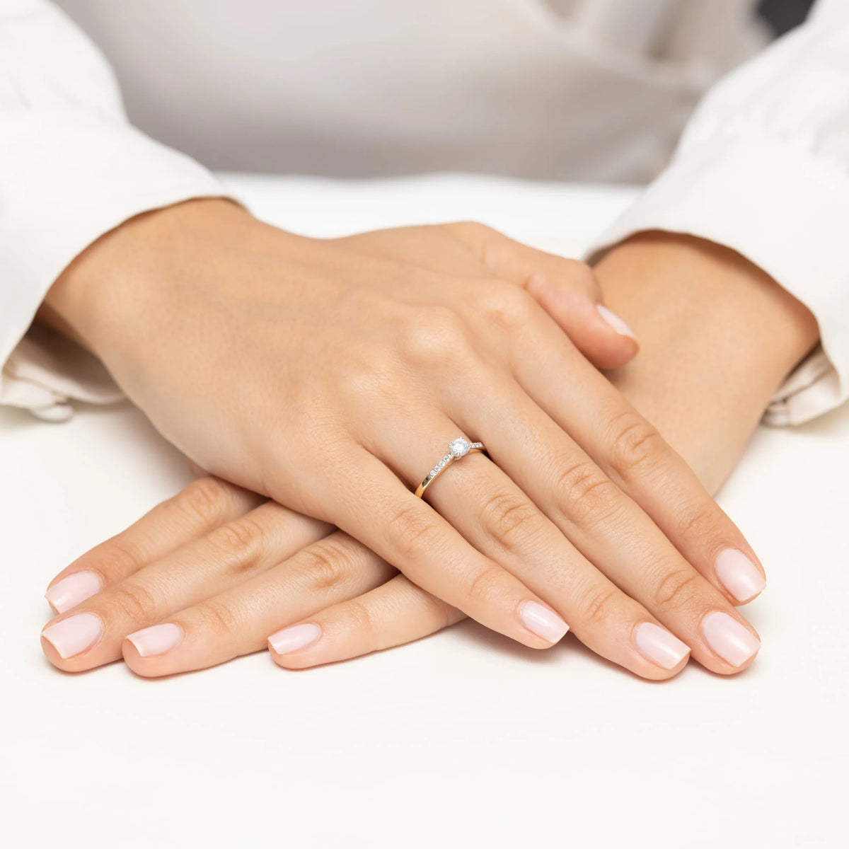 Yellow Gold engagement ring with Round 0.25 ct Central and 0.07 ct Sideline Lab-grown Diamonds - GREMARI fine jewelry