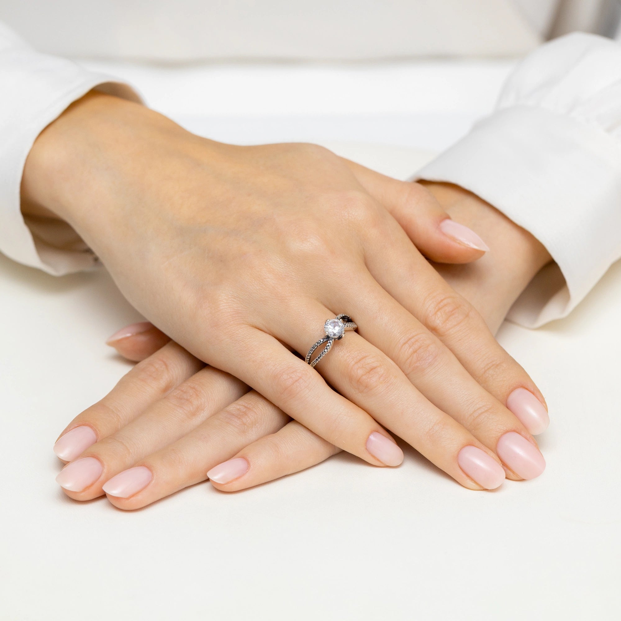 silver-ring-with-zirconia-sp007-925-bs