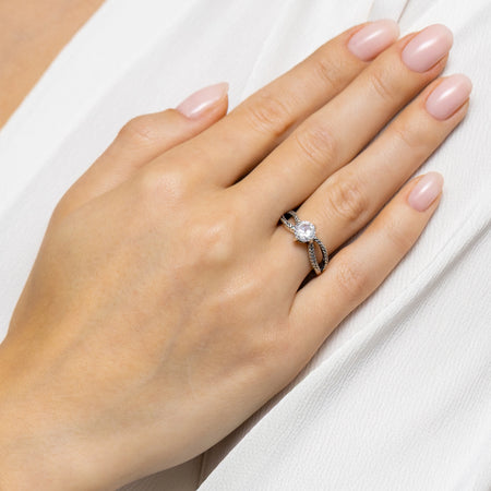 silver-ring-with-zirconia-sp007-925-bs