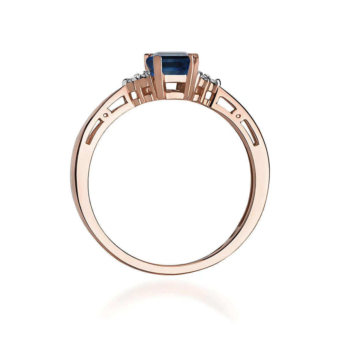 gold-ring-with-0-60ct-sapphire-and-diamonds-w0002-sab-01