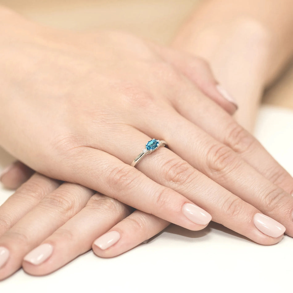 prsten-ze-zlata-s-topazem-0-50ct-a-diamanty-0-029ct-w0006-tob-01