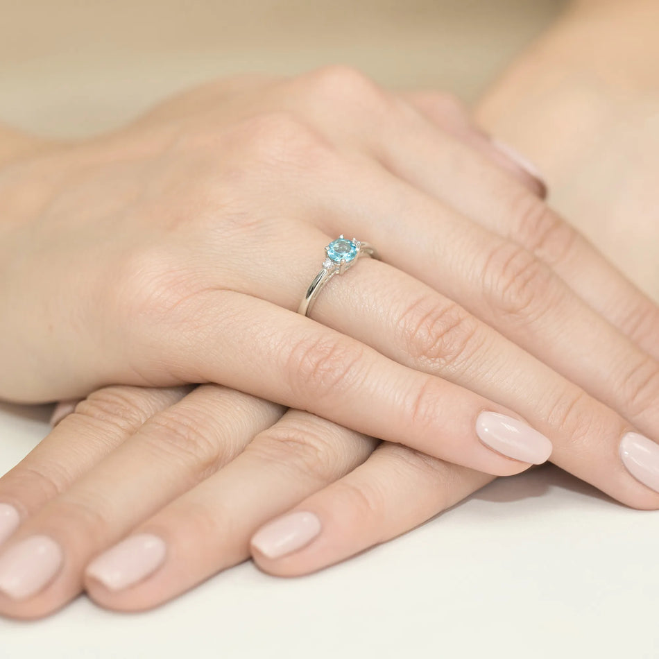 prsten-ze-zlata-s-topazem-0-50ct-a-diamanty-w0010-tob-01