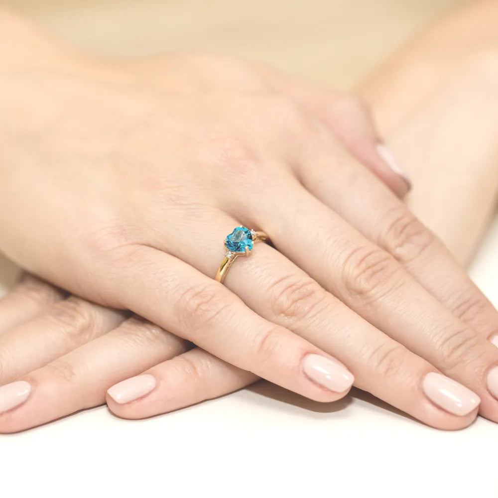 zlatý prsten s topazem 1,20 ct a diamanty 0,029 ct w0012-tob-01