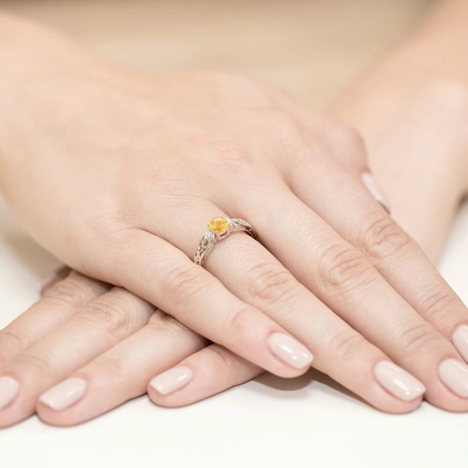 prsten-ze-zlata-s-citrínem-0-50ct-a-diamanty-0-02ct-w0014-ciy-01