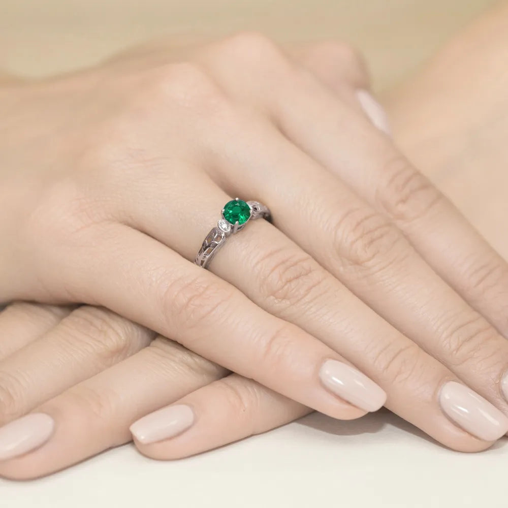prsten-ze-zlata-s-0-50ct-smaragdem-a-0-02ct-diamanty-w0014-emg-01