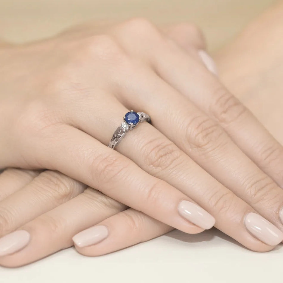 zlatý prsten s 0,50ct safírem a 0,02ct diamanty w0014-sab-01
