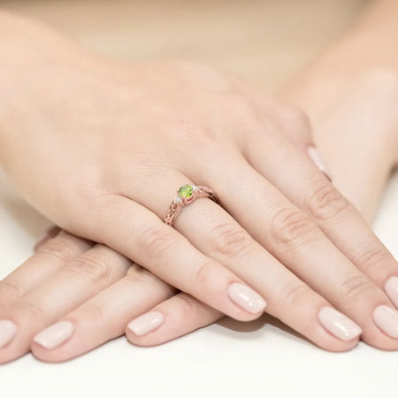 gold-ring-with-0-60ct-olivine-and-0-02ct-diamonds-w0014-peg-01