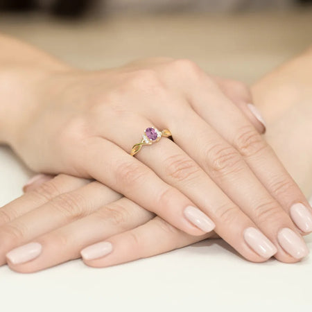 gold-ring-with-0-45ct-pink-sapphire-and-0-052ct-diamonds-w0019-sap-01