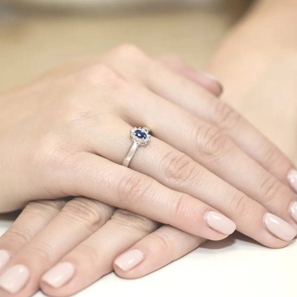 zlatý prsten s 0,30ct safírem a 0,103ct diamanty w0026-sab-01