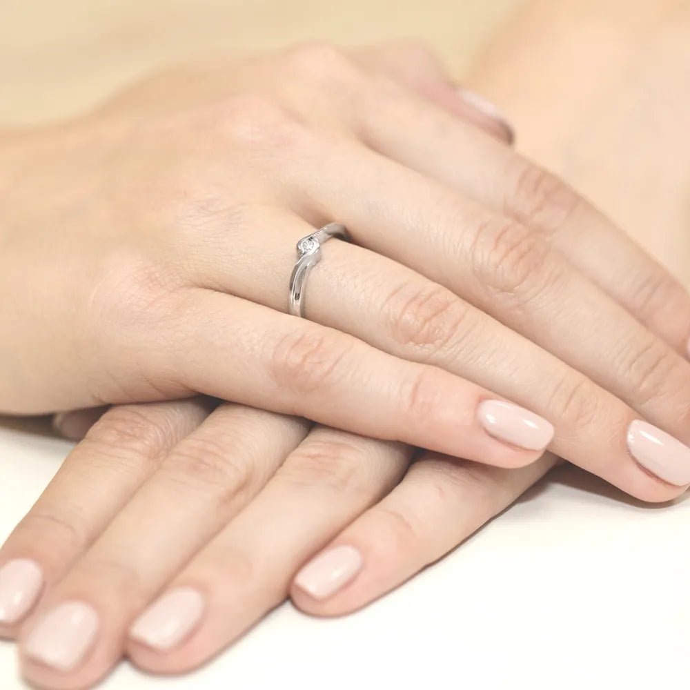 gold-ring-with-0-05ct-diamond-w0027-diw-01