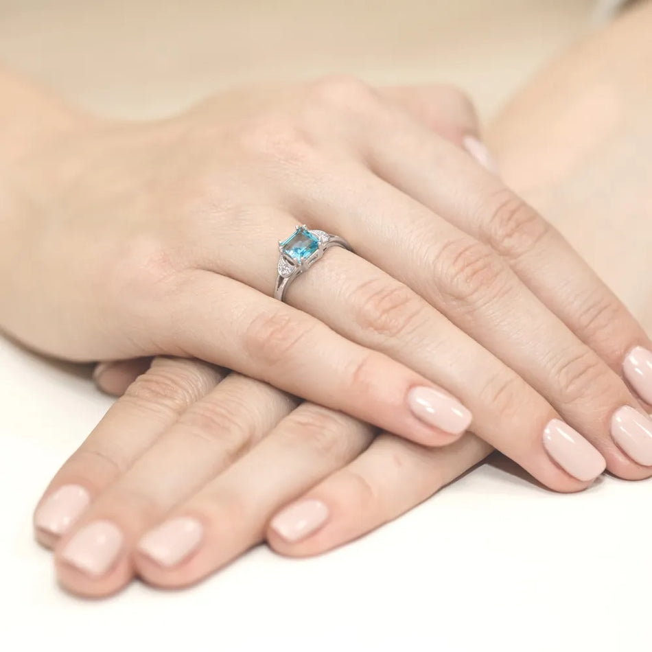 prsten-ze-zlata-s-topazem-1-40ct-a-diamanty-0-06ct-w0040-tob-02