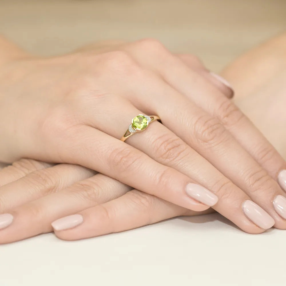 zlatý prsten s 1,00 ct olivínem a 0,01 ct diamanty w0040-peg-01