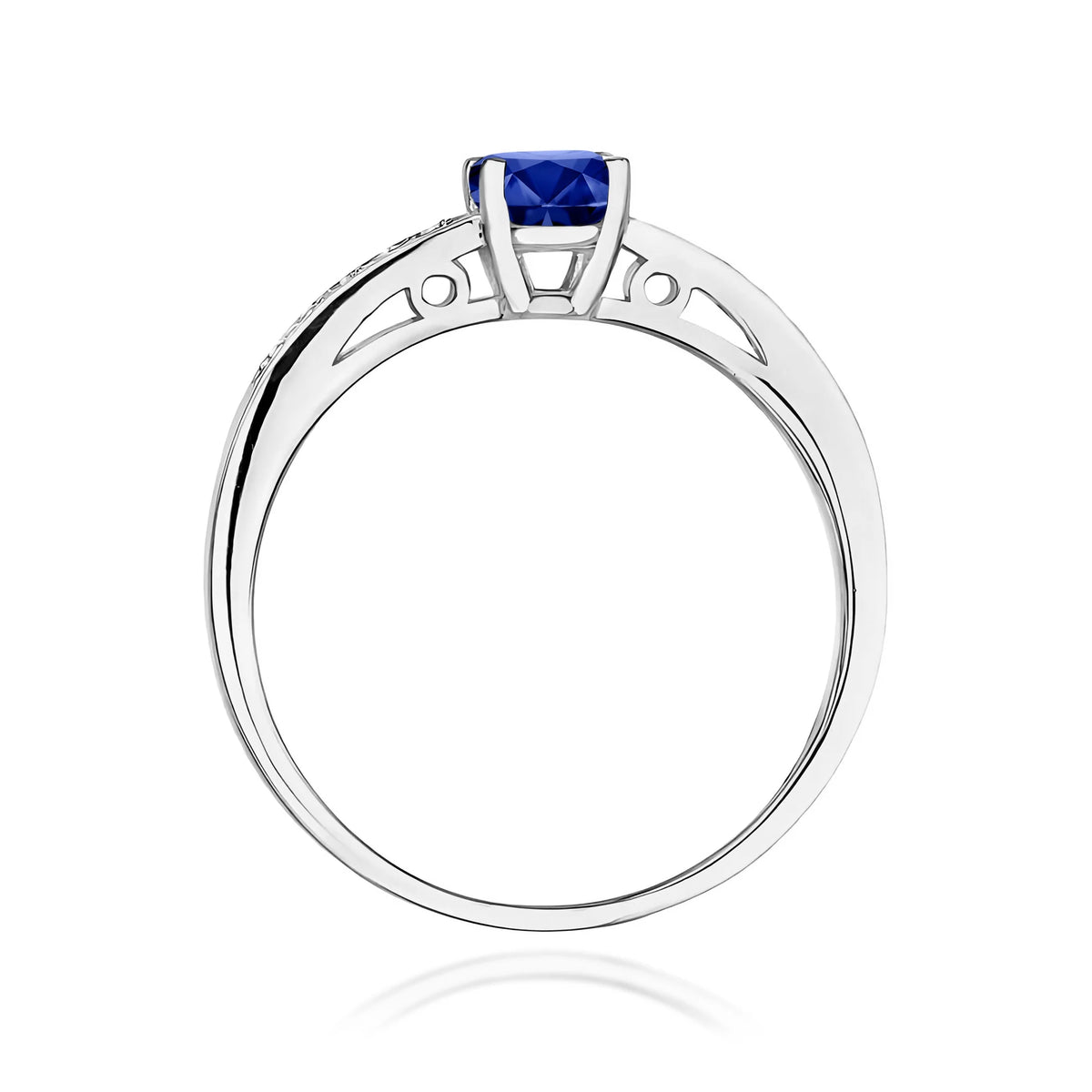Prsten z bílého zlata s 0,50ct safírem a 0,05ct diamanty