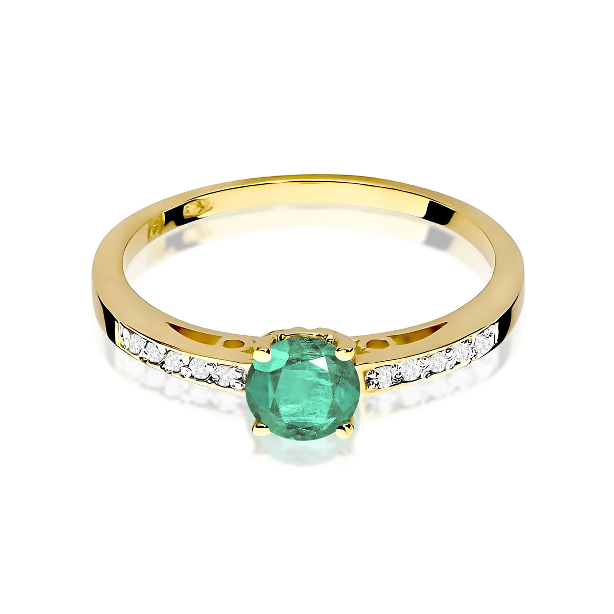 Prsten ze žlutého 14k zlata s diamanty na ramenou prstenu se smaragdem 0,50 ct a diamanty 0,05 ct