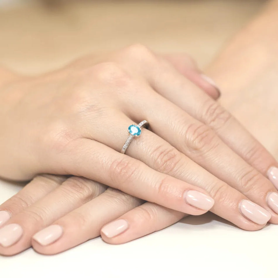 zlatý prsten s topazem 0,50 ct a diamanty 0,05 ct w0067-tob-01