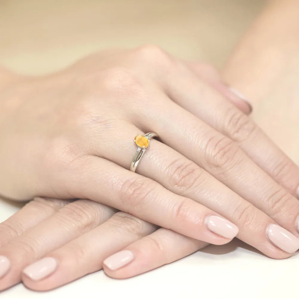 prsten-ze-zlata-s-citrínem-0-60ct-a-diamanty-0-029ct-w0068-ciy-01