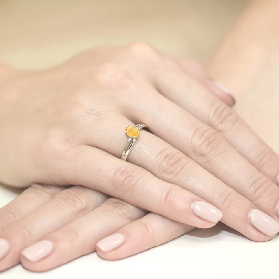 prsten-ze-zlata-s-citrínem-0-60ct-a-diamanty-0-029ct-w0068-ciy-01
