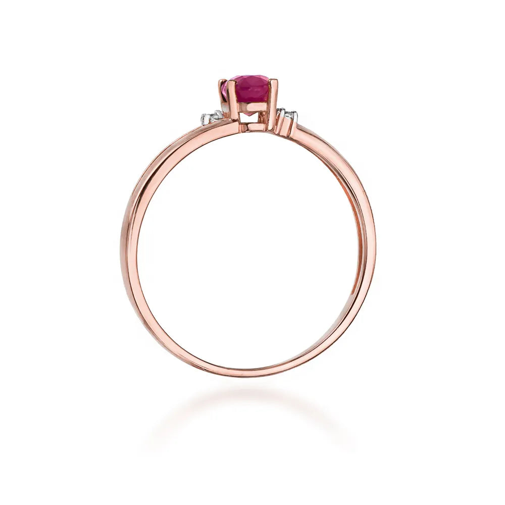 gold-ring-with-0-60ct-ruby-and-0-029ct-diamonds-w0068-rur-01