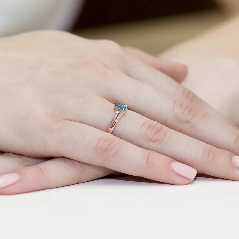 gold-ring-with-0-50ct-topaz-and-0-029ct-diamonds-w0068-tob-01