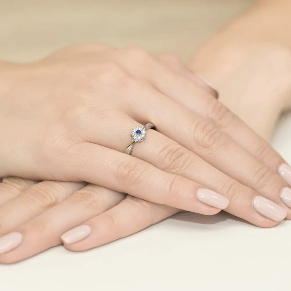 zlatý prsten s 0,15ct safírem a diamanty w0072-sab-01
