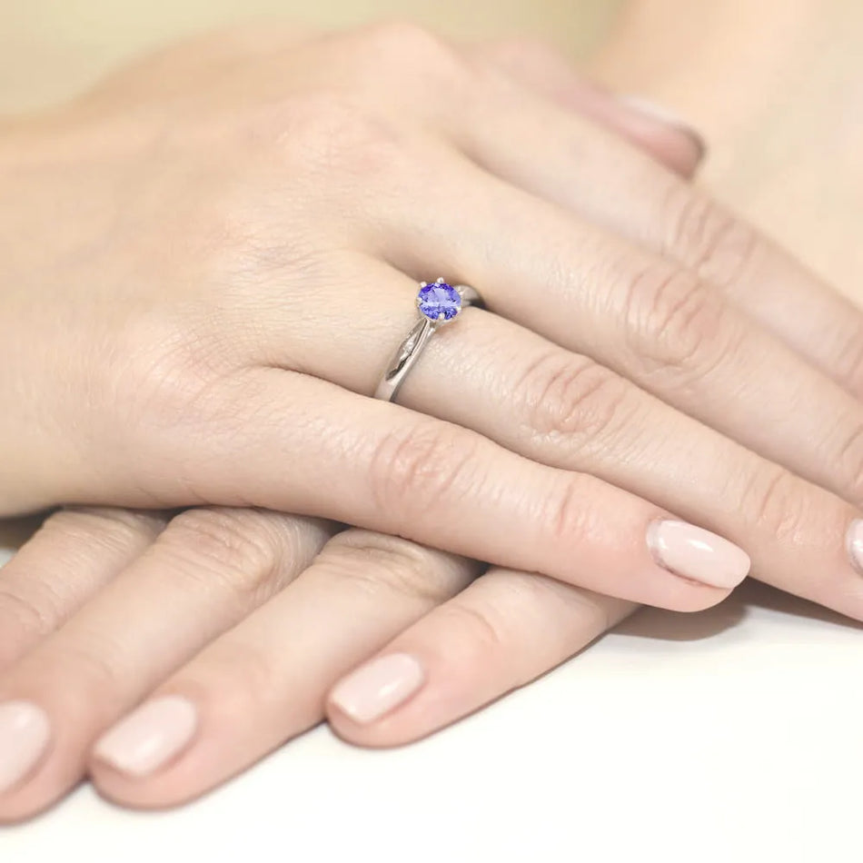zlatý prsten s 0,50ct tanzanitem a diamanty w0074-tap-01