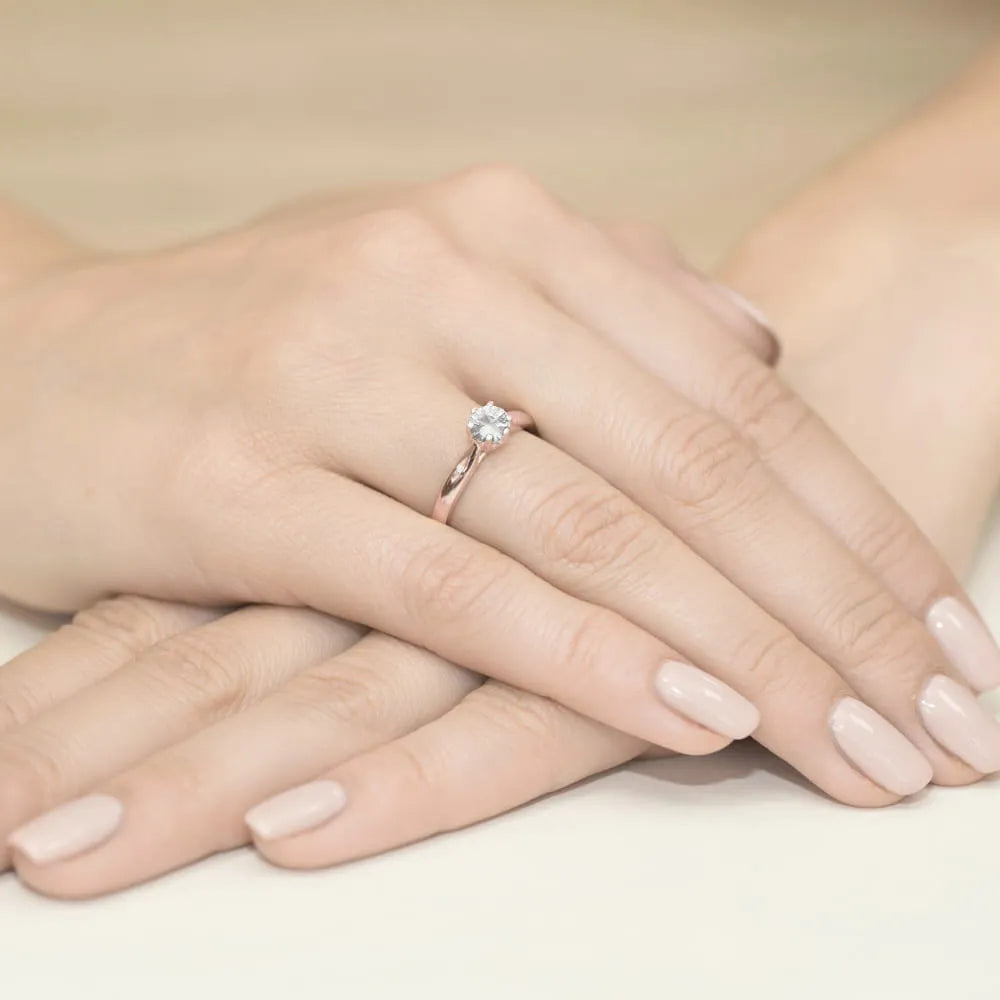 gold-ring-with-0-60ct-white-sapphire-and-0-01ct-diamonds-w0074-saw-01