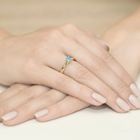 gold-ring-with-0-50ct-topaz-and-diamonds-w0074-tob-01