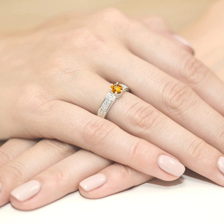 gold-ring-with-0-50ct-citrin-and-diamonds-w0075-ciy-01