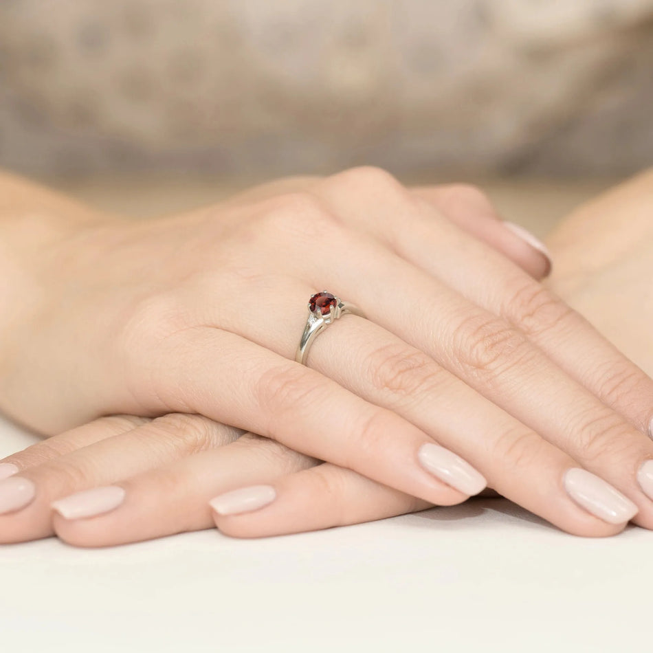 zlatý prsten s 0,60ct granátem a diamanty w0076-gar-01