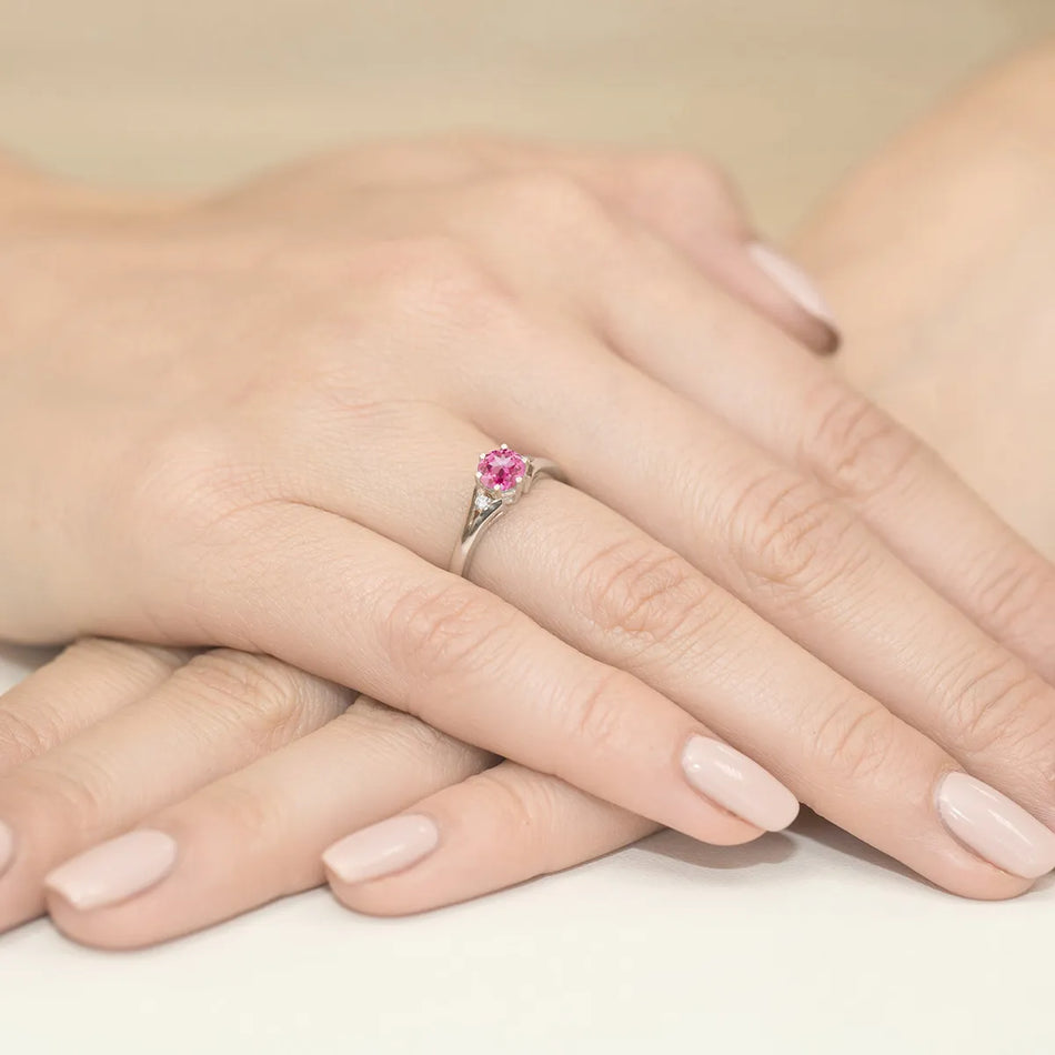 prsten-ze-zlata-s-růžovým-topazem-0-60ct-a-diamanty-w0076-top-01
