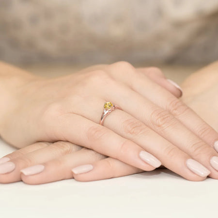 gold-ring-with-0-50ct-citrin-and-diamonds-w0076-ciy-01