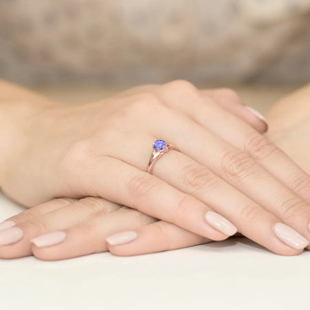 gold-ring-with-0-50ct-tansanit-and-diamonds-w0076-tap-01