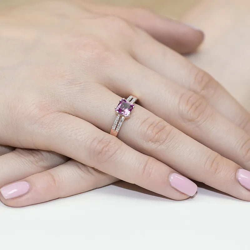 gold-ring-with-1-10ct-pink-topaz-and-0-06ct-diamonds-w0079-top-01