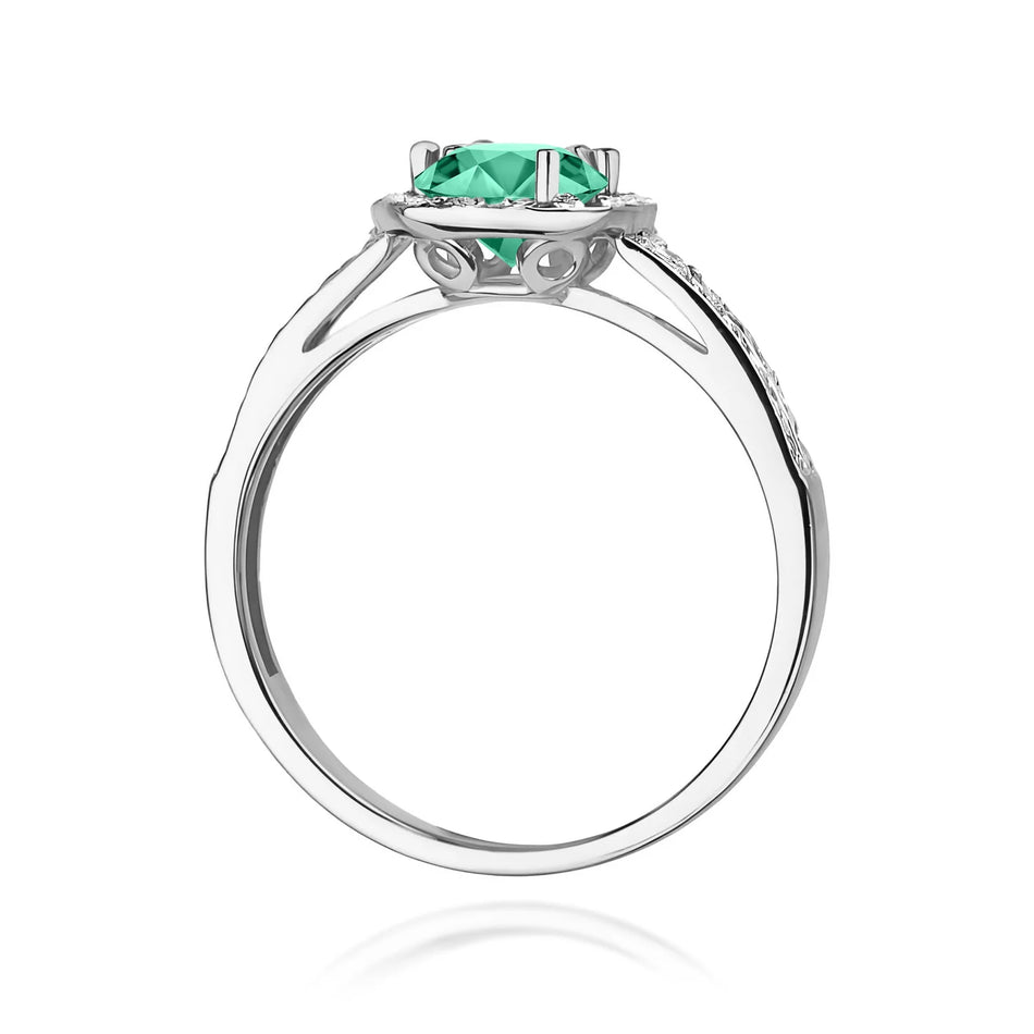 White Gold Ring with 0.50ct Emerald and 0.20ct Diamonds