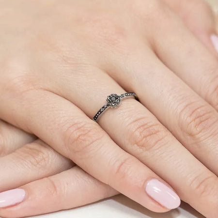 gold-ring-with-0-04ct-and-0-054ct-black-diamonds-w0091-dib-02