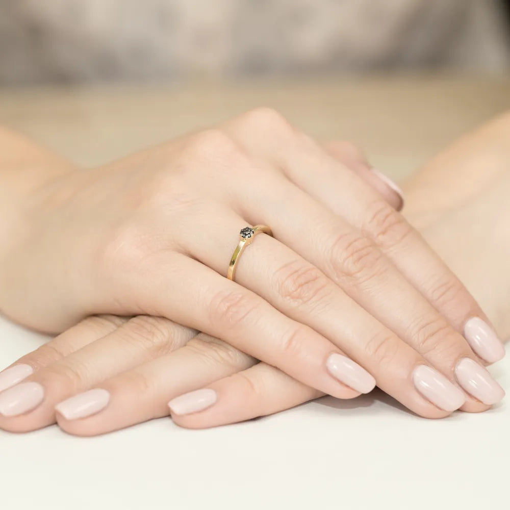 zlatý prsten s 0,035 ct černými diamanty w0100-dib-01