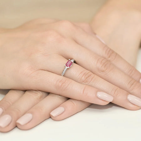 gold-ring-with-0-80ct-ruby-and-0-03ct-diamonds-w0105-rur-01