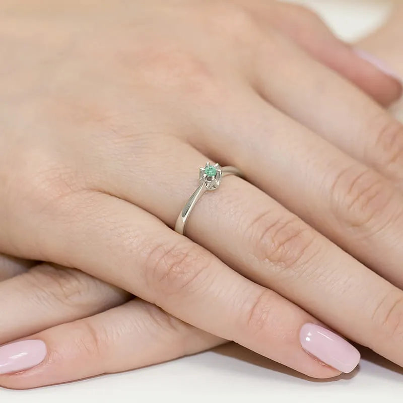 zlatý prsten s 0,15ct smaragdem w0111-emg-01