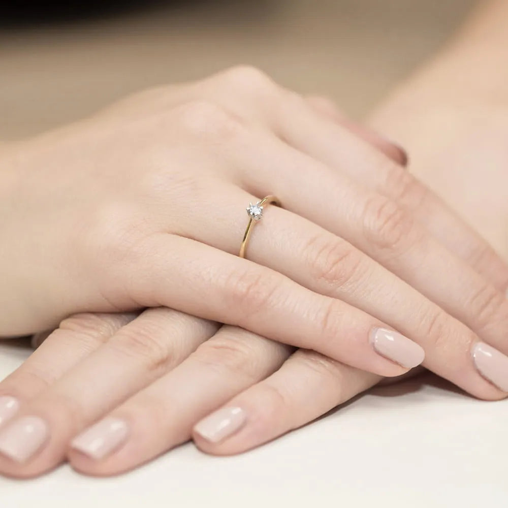 gold-ring-with-0-04ct-diamond-w0111-diw-01