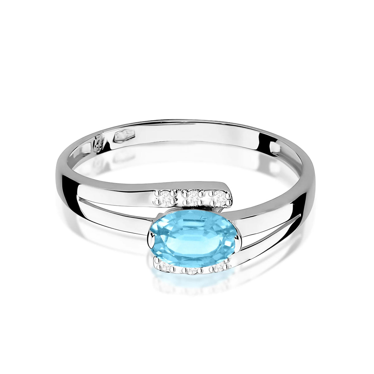 Prsten s překříženými rameny z bílého 14k zlata s oválným topazem Swiss Blue 0,50 ct a diamanty 0,052 ct