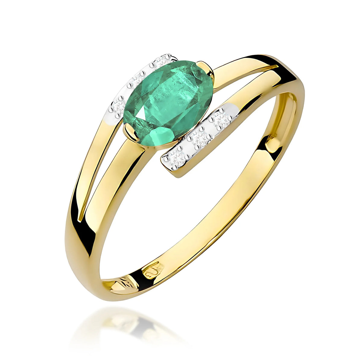 Prsten ze žlutého 14k zlata s oválným smaragdem 0,40 ct a diamanty 0,052 ct